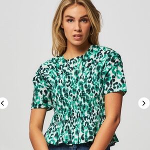 Baum Und Pferdgarten Mynowa Top in Floating Flower Green NWT Size 36